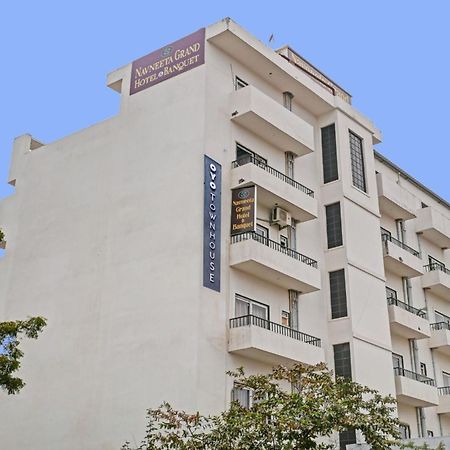 Отель Townhouse Navneeta Grand Kakarmatha Экстерьер фото