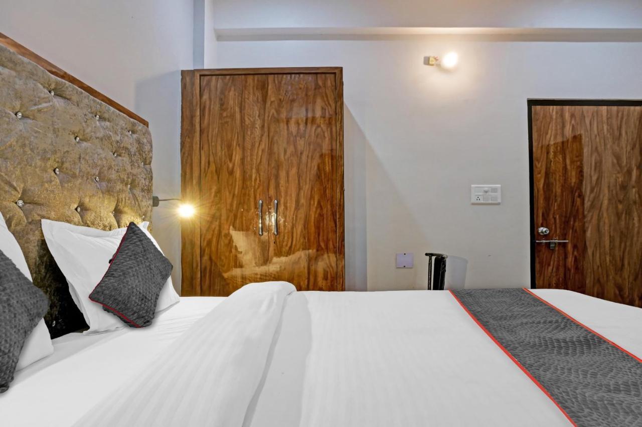 Отель Townhouse Navneeta Grand Kakarmatha Экстерьер фото